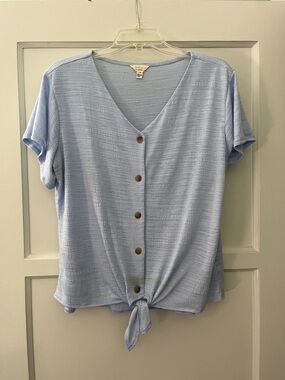 “Weatherproof” Light Blue Button-Front Tie-Hem Short Sleeve Tee